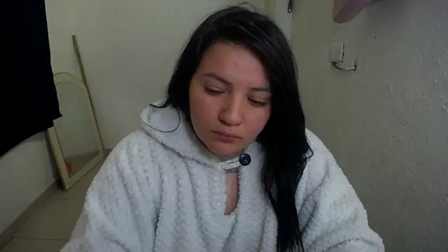 Snapshot of shopyymessyy chatting on September 2025 05:01:01 PM shopyymessyy online show from September 2025 05:01:01 PM