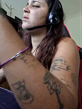 Snapshot of luuhcat09 chatting on March 2025 05:57:02 PM luuhcat09 online show from March 2025 05:57:02 PM