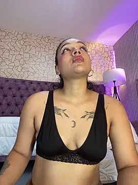 Snapshot of EMILYY_FOXY chatting on June 2026 06:47:01 PM EMILYY FOXY online show from June 2026 06:47:01 PM