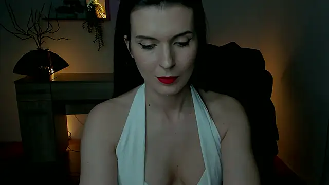 Snapshot of EricaPowers chatting on December 2024 01:44:01 PM EricaPowers online show from December 2024 01:44:01 PM