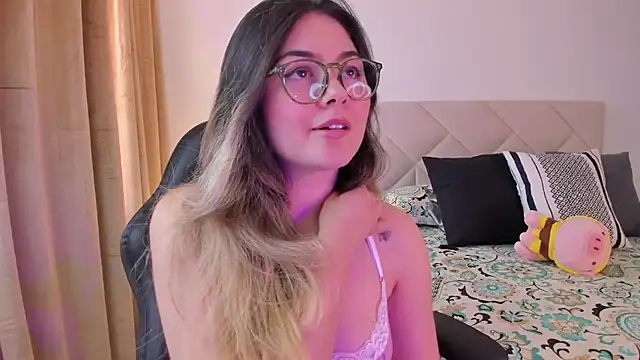 Lau Bee online show from January 2025 06:23:01 PM