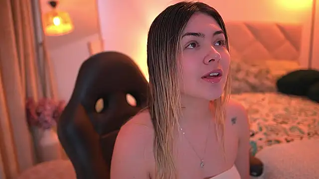 Lau Bee online show from November 2025 05:35:02 PM