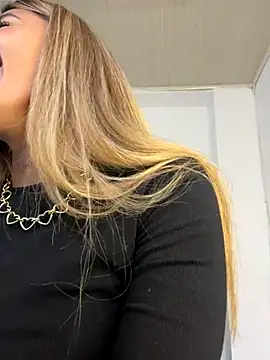 ZoeJohnsoon online show from December 2025 07:54:02 PM