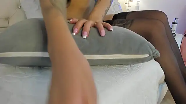 Snapshot of Clarisse28 chatting on January 2025 09:51:02 PM Clarisse28 online show from January 2025 09:51:02 PM