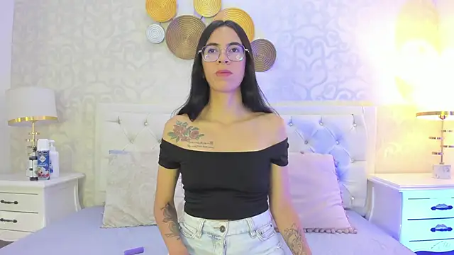 Snapshot of Clarisse28 chatting on January 2025 07:00:02 PM Clarisse28 online show from January 2025 07:00:02 PM