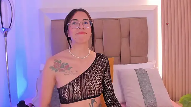 Snapshot of Clarisse28 chatting on October 2025 07:02:02 PM Clarisse28 online show from October 2025 07:02:02 PM