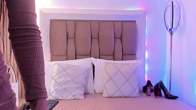 Snapshot of Clarisse28 chatting on November 2025 02:13:01 AM Clarisse28 online show from November 2025 02:13:01 AM