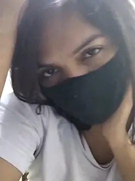 Snapshot of illay_love chatting on November 2025 04:57:02 PM illay love online show from November 2025 04:57:02 PM