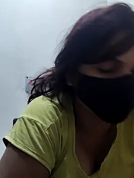 Snapshot of illay_love chatting on December 2025 03:28:02 PM illay love online show from December 2025 03:28:02 PM