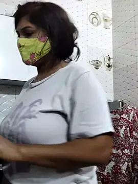 Snapshot of illay_love chatting on December 2025 03:38:02 PM illay love online show from December 2025 03:38:02 PM