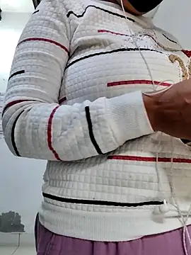 Snapshot of illay_love chatting on January 2026 04:39:02 AM illay love online show from January 2026 04:39:02 AM