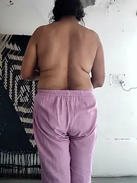 Snapshot of illay_love chatting on February 2026 07:23:01 AM illay love online show from February 2026 07:23:01 AM