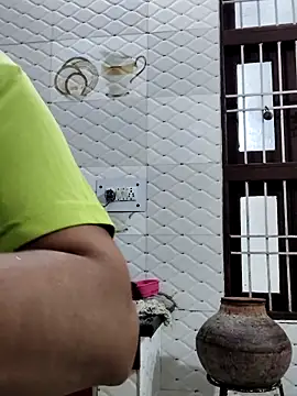 Snapshot of illay_love chatting on February 2026 03:53:02 PM illay love online show from February 2026 03:53:02 PM