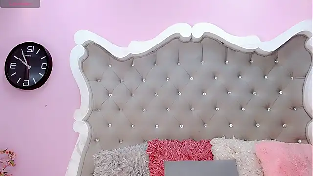 Sophia-Isabella online show from February 2025 07:49:02 PM