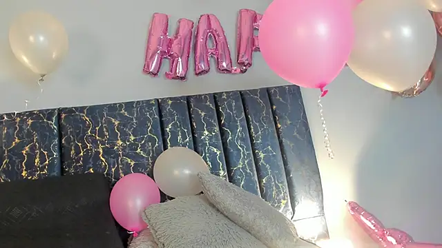 Snapshot of Sophia_Lemos chatting on October 2025 01:52:01 PM Sophia Lemos online show from October 2025 01:52:01 PM