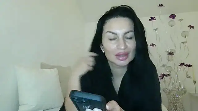 Snapshot of Helena7077 chatting on January 2025 11:40:01 PM Helena7077 online show from January 2025 11:40:01 PM