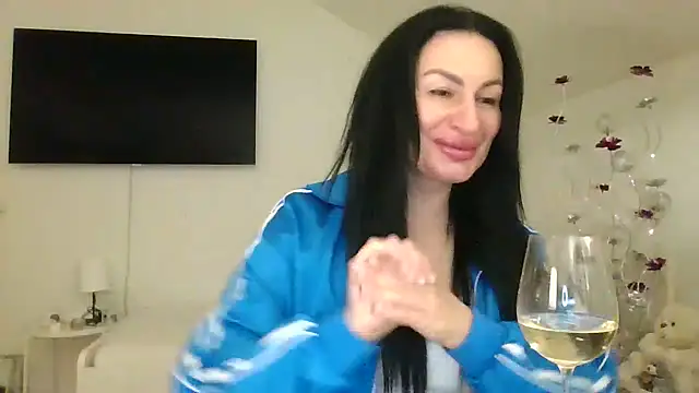 Snapshot of Helena7077 chatting on January 2025 11:35:01 PM Helena7077 online show from January 2025 11:35:01 PM