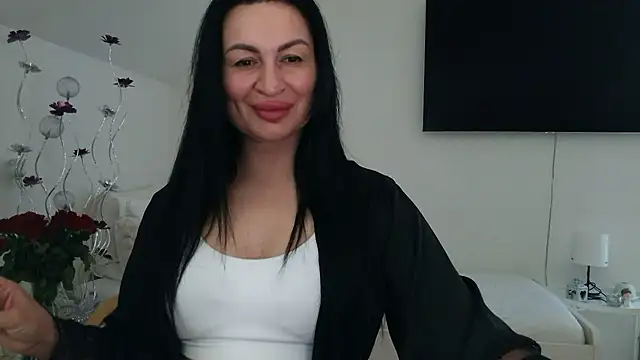 Snapshot of Helena7077 chatting on February 2025 11:25:02 PM Helena7077 online show from February 2025 11:25:02 PM