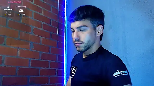 Leandro valenzuela online show from December 2025 12:08:01 AM