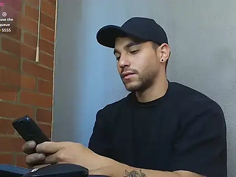 Snapshot of Leandro_valenzuela chatting on April 2026 06:34:02 PM Leandro valenzuela online show from April 2026 06:34:02 PM