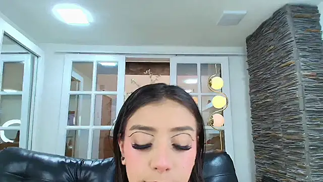 miss collins online show from November 2025 05:57:01 PM