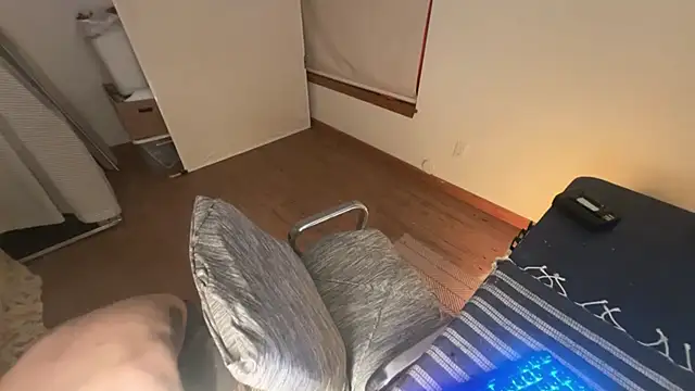 Snapshot of RuffClvb chatting on February 2025 12:49:02 PM RuffClvb online show from February 2025 12:49:02 PM