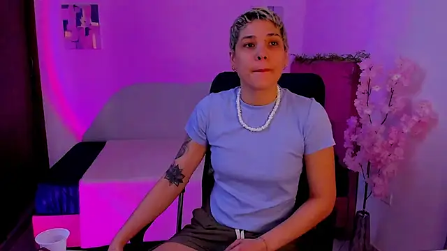 Charlee pink online show from November 2025 05:35:01 PM