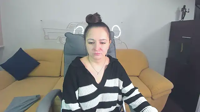 AngellLika online show from February 2026 01:50:02 PM