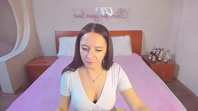 AngellLika online show from April 2026 12:58:02 PM