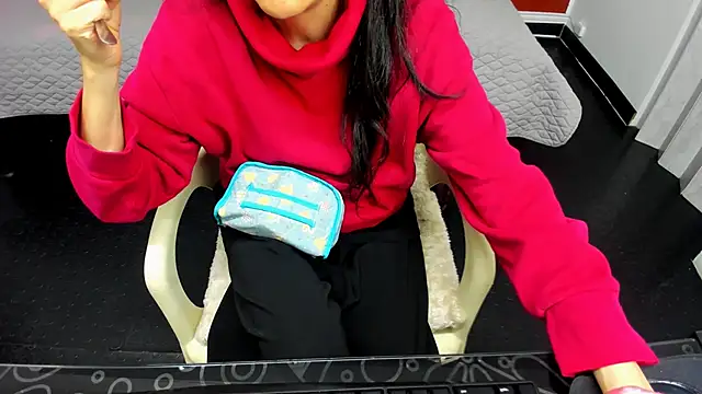 Abrillee1 online show from February 2025 07:41:01 PM