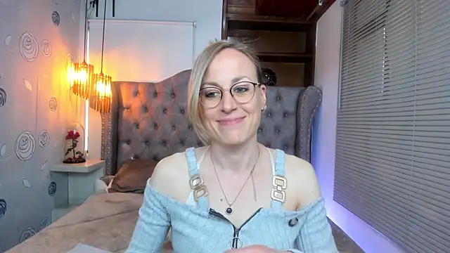 Snapshot of SammySanders chatting on December 2024 09:50:02 PM SammySanders online show from December 2024 09:50:02 PM