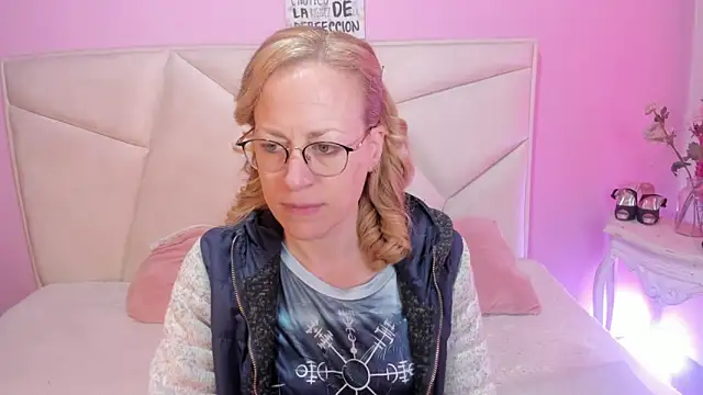 Snapshot of SammySanders chatting on September 2025 12:50:02 PM SammySanders online show from September 2025 12:50:02 PM