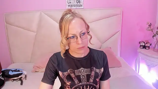 Snapshot of SammySanders chatting on September 2025 04:21:02 PM SammySanders online show from September 2025 04:21:02 PM