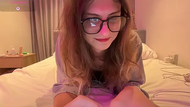 Snapshot of Alice_Pinkhead chatting on July 2026 10:21:02 AM Alice Pinkhead online show from July 2026 10:21:02 AM