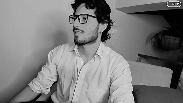 Nicholasrodrii online show from March 2025 10:51:01 PM