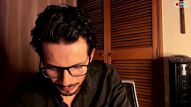 Nicholasrodrii online show from September 2025 11:37:02 PM