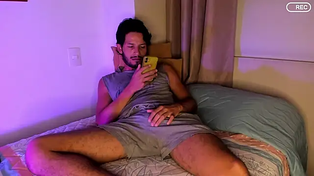 Nicholasrodrii online show from September 2025 11:38:02 PM