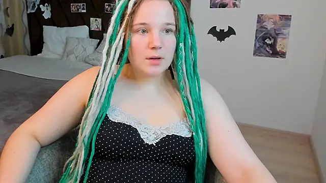 GloriaHylivi online show from December 2024 05:04:02 PM