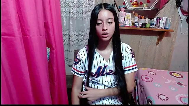 Lunawillis online show from March 2026 08:25:01 PM