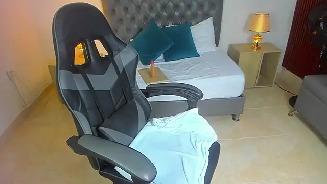 irantzu hank online show from December 2024 03:24:02 PM