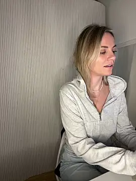 Snapshot of Milla__one chatting on December 2025 03:30:02 PM Milla one online show from December 2025 03:30:02 PM