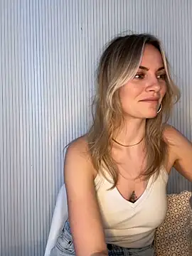 Snapshot of Milla__one chatting on February 2026 01:21:02 PM Milla one online show from February 2026 01:21:02 PM