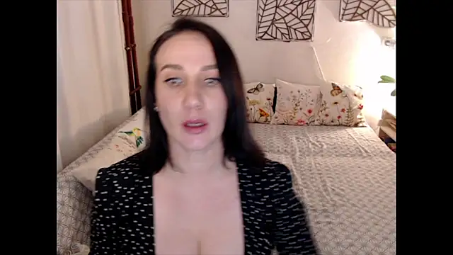 pepper milf online show from April 2026 03:48:02 PM