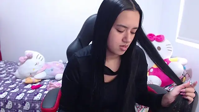 kayla k18 online show from April 2026 12:43:02 PM