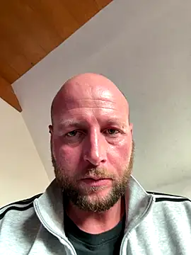 Snapshot of nikeaddicted2 chatting on November 2025 02:00:01 PM nikeaddicted2 online show from November 2025 02:00:01 PM