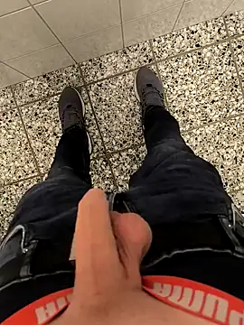 Snapshot of geilehecke1 chatting on March 2025 12:04:01 PM geilehecke1 online show from March 2025 12:04:01 PM