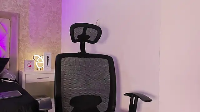 Snapshot of LiaFlowers chatting on March 2025 07:51:02 AM LiaFlowers online show from March 2025 07:51:02 AM