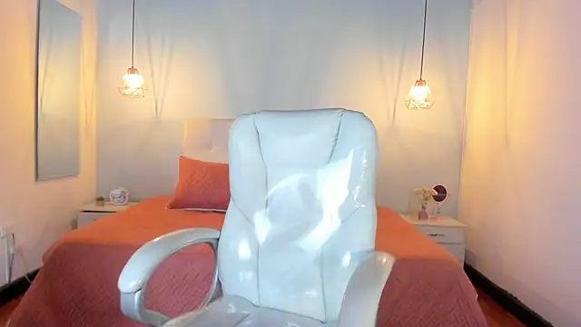 Snapshot of Emma23__ chatting on January 2025 12:36:01 AM Emma23 online show from January 2025 12:36:01 AM