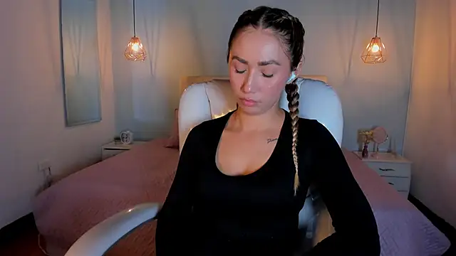 Snapshot of Emma23__ chatting on February 2025 05:01:01 AM Emma23 online show from February 2025 05:01:01 AM