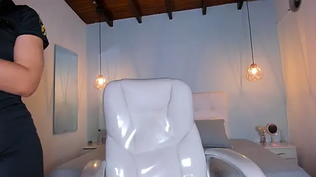 Snapshot of Emma23__ chatting on February 2025 04:21:02 AM Emma23 online show from February 2025 04:21:02 AM